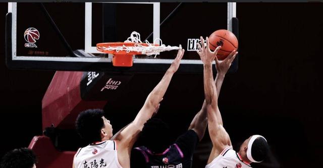 九游体育在线登录-浙江男篮在昨天比赛中逆袭成功，绝地反击