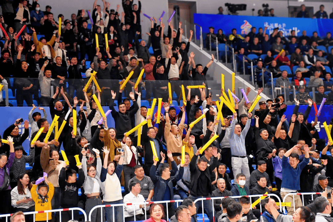 九游体育亚洲官网-关于亚洲电视直播现场热闹非凡，观众沸腾不已的信息