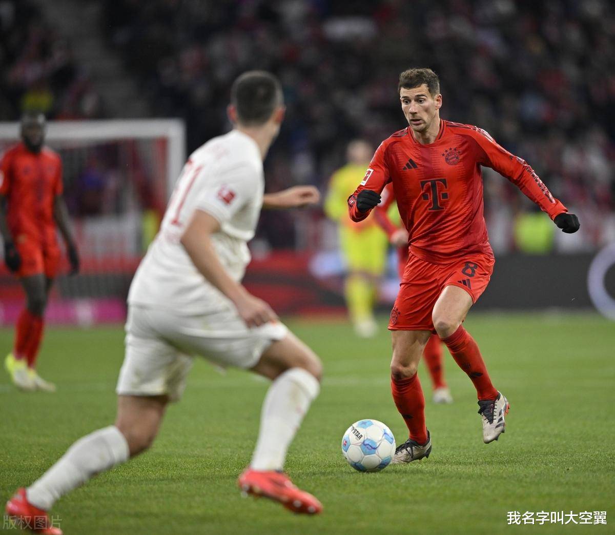 奥格斯堡队后防线存在问题需加以解决的简单介绍