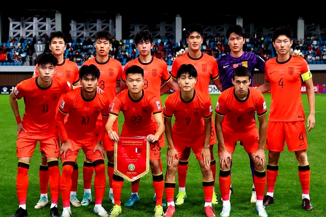 九游体育app下载-绝杀一击！后场射手破门得分，率队险胜对手