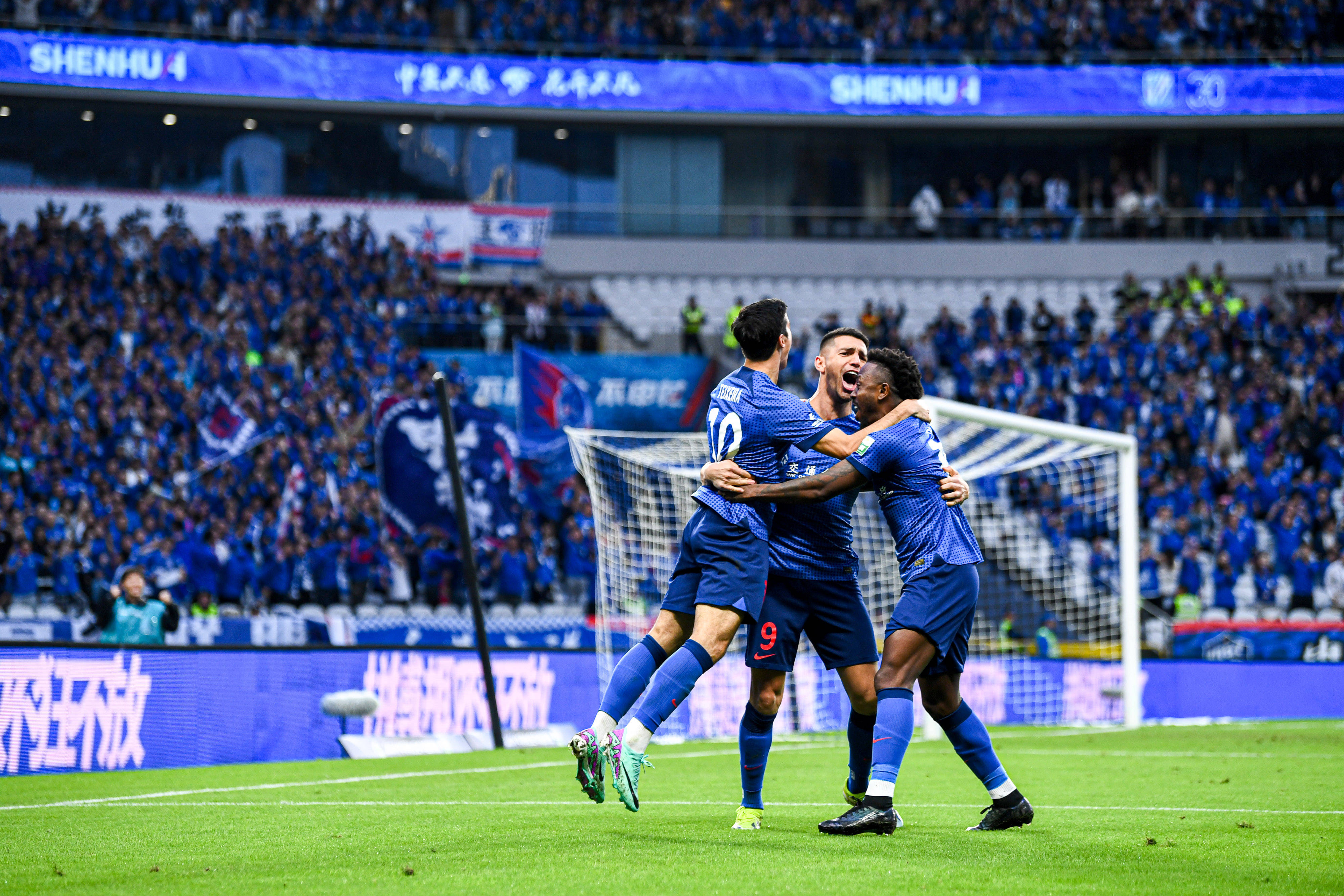 九游体育网页版入口-上海申花队在比赛中大获全胜，成功晋级