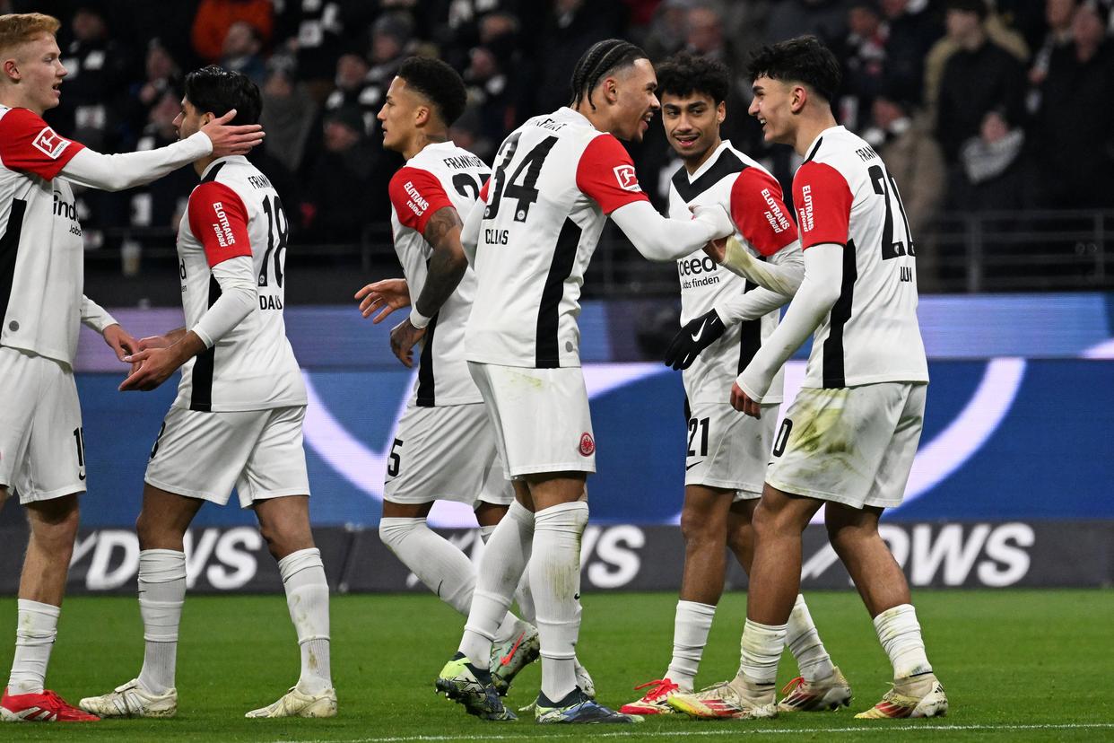 -关于法兰克福主场告捷，德甲赛季表现稳健可靠的信息