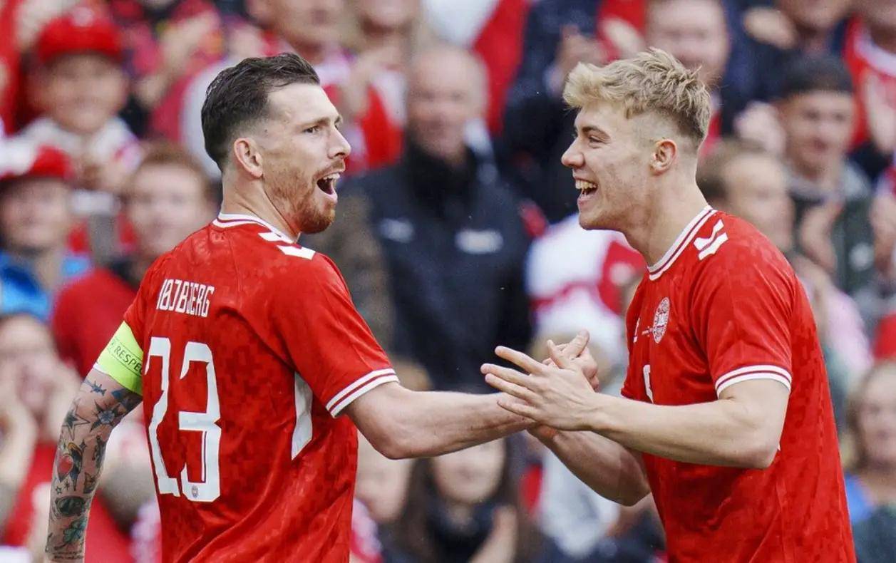 九游体育在线登录-欧国联赛赛况引人入胜，球员斗志高昂的简单介绍