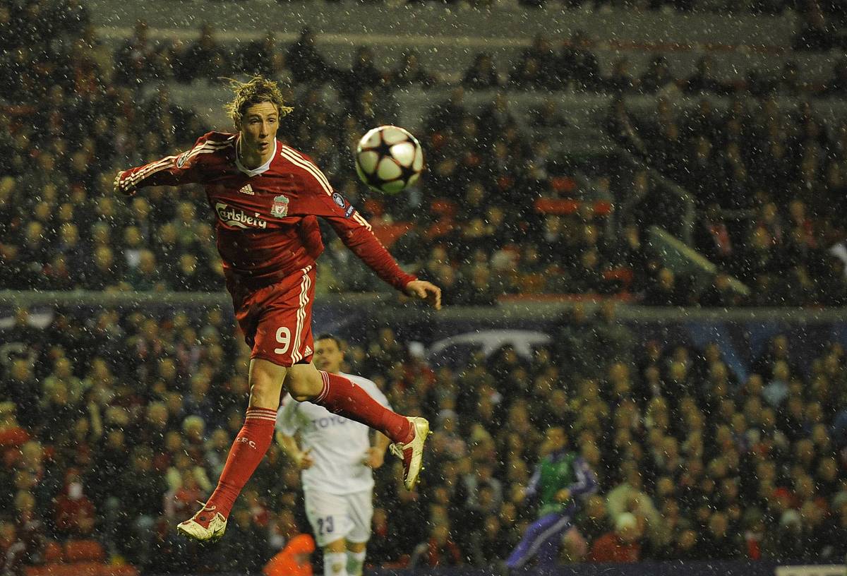 九游体育app下载-欧洲传奇球员重回赛场，感动全场