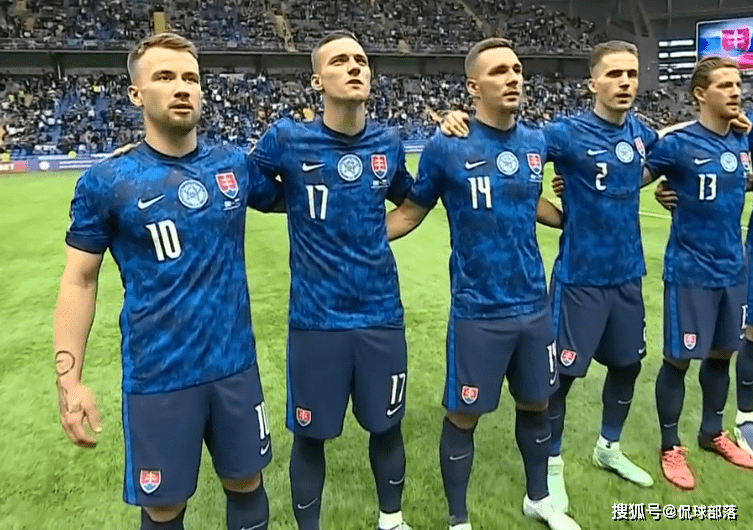 包含联袂而行，俄罗斯遭遇匈牙利逆转失利的词条