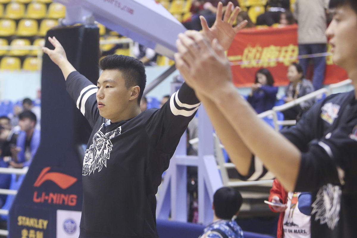 队员技术过硬，为球队连胜创造条件